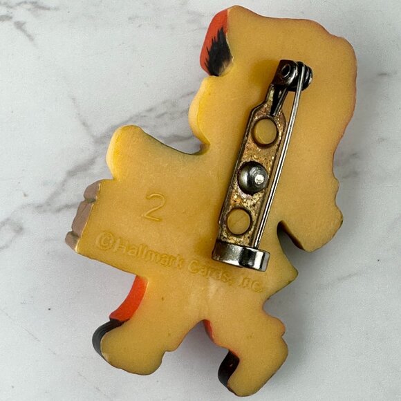 Vintage Hallmark Cards Inc. Molded Plastic Little Drummer Boy Pin Hallmark Cards - Picture 3 of 4
